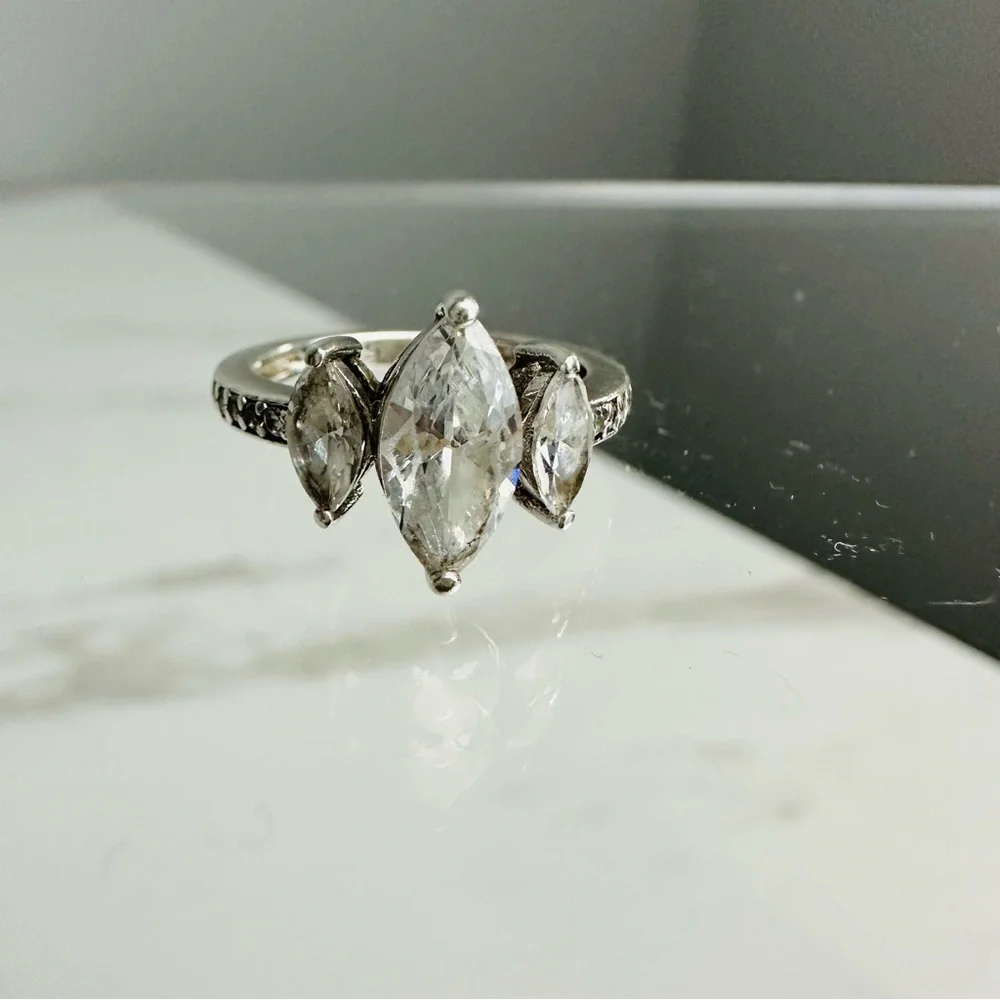 925 Sterling Silver Marquise CZ and Pave Ring – Elegant Three-Stone Design - Picture 4 of 10